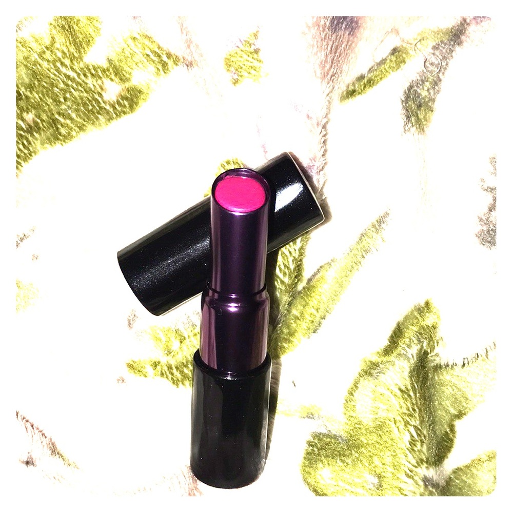💄Urban Decay💄💋Matte Menace Lipstick